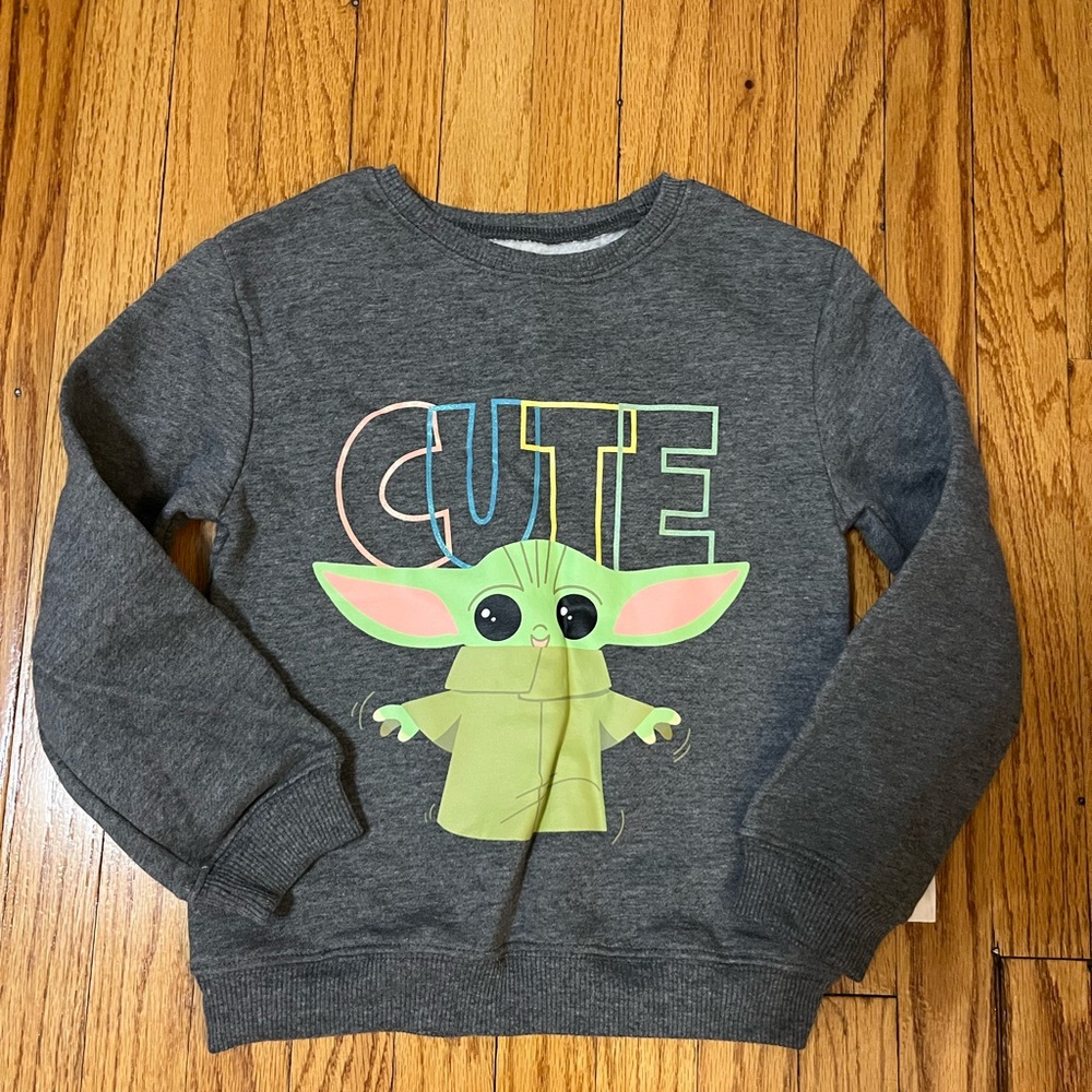 Girl's Disney‎ Star Wars Baby Yoda Gray Sweatshirt- Size Small (6-6x)- NWT